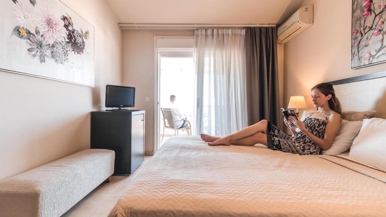 Alkyonis Hotel Nea Kallikrateia Bagian luar foto